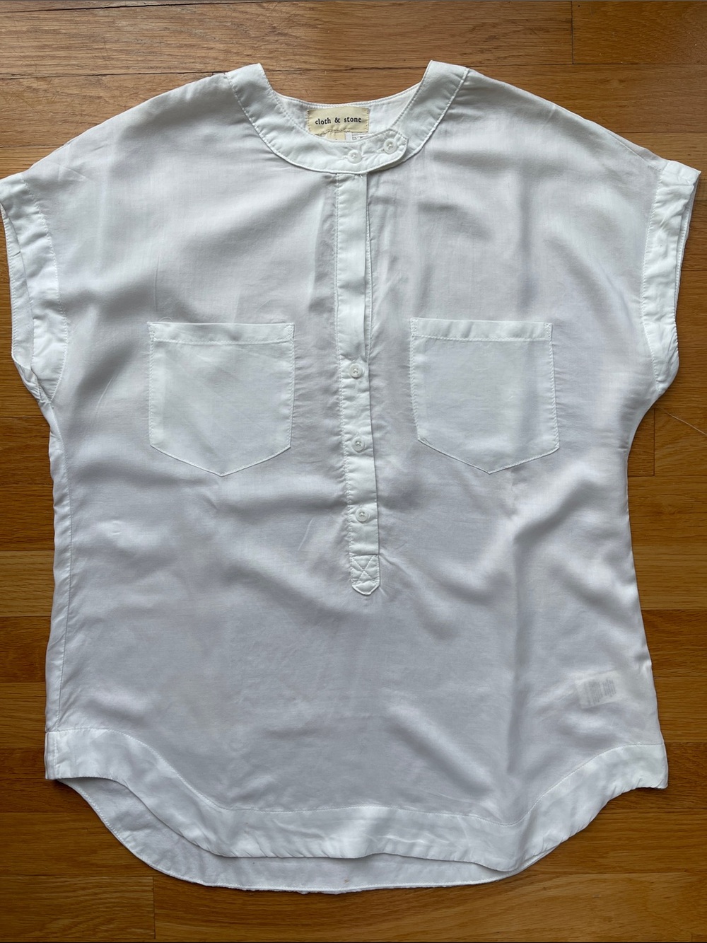 Cloth & Stone Women’s White Cap-Sleeve Button Placket Top